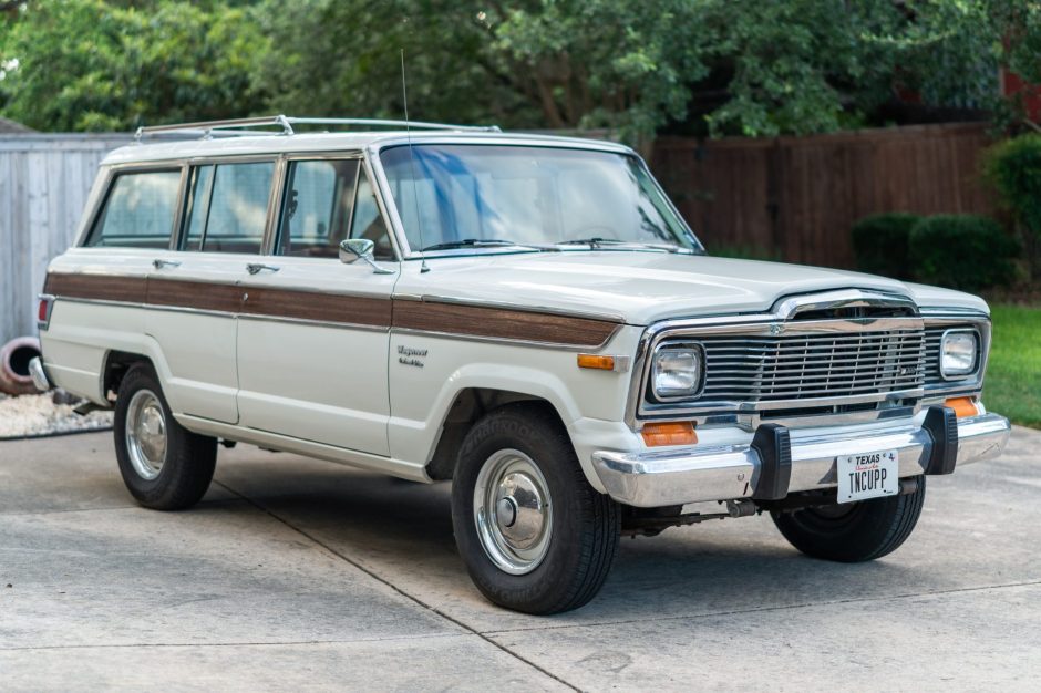 1979 Jeep Wagoneer/Grand Wagoneer (1963–1991) sold at auction for $16,000