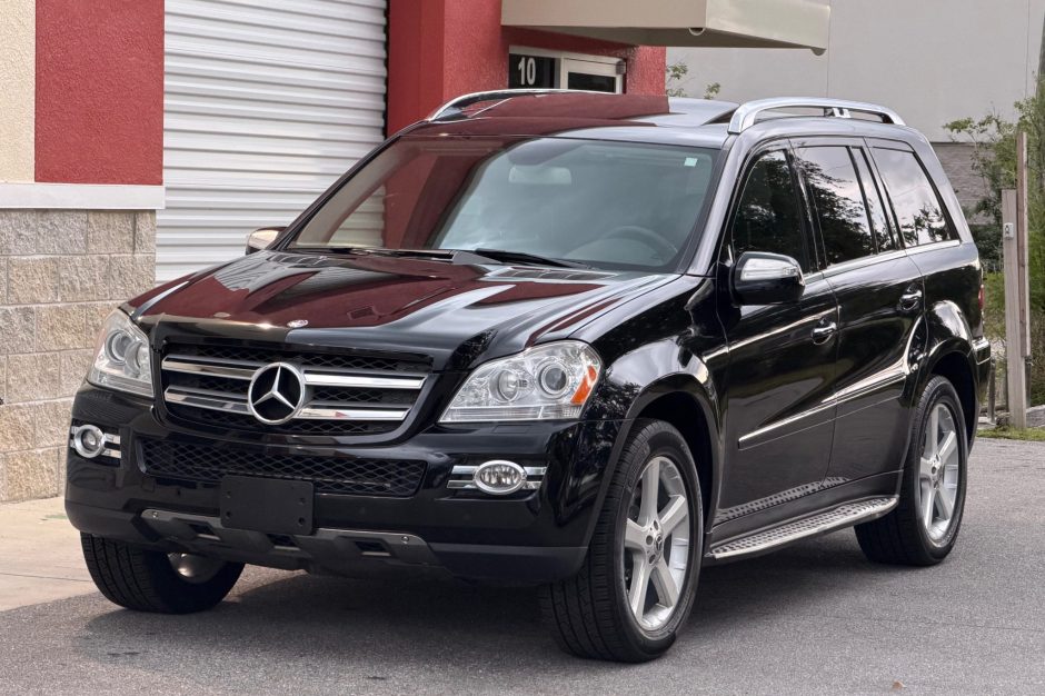 2009 Mercedes-Benz GL-Class sold at auction for $9,100