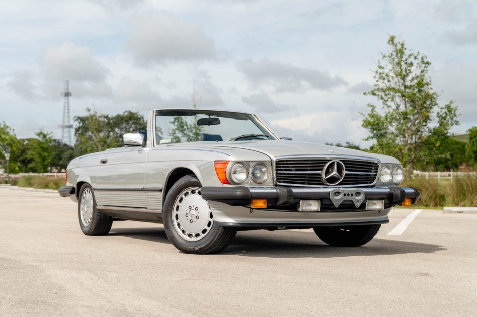1989 Mercedes-Benz 560 sold at auction for $31,560