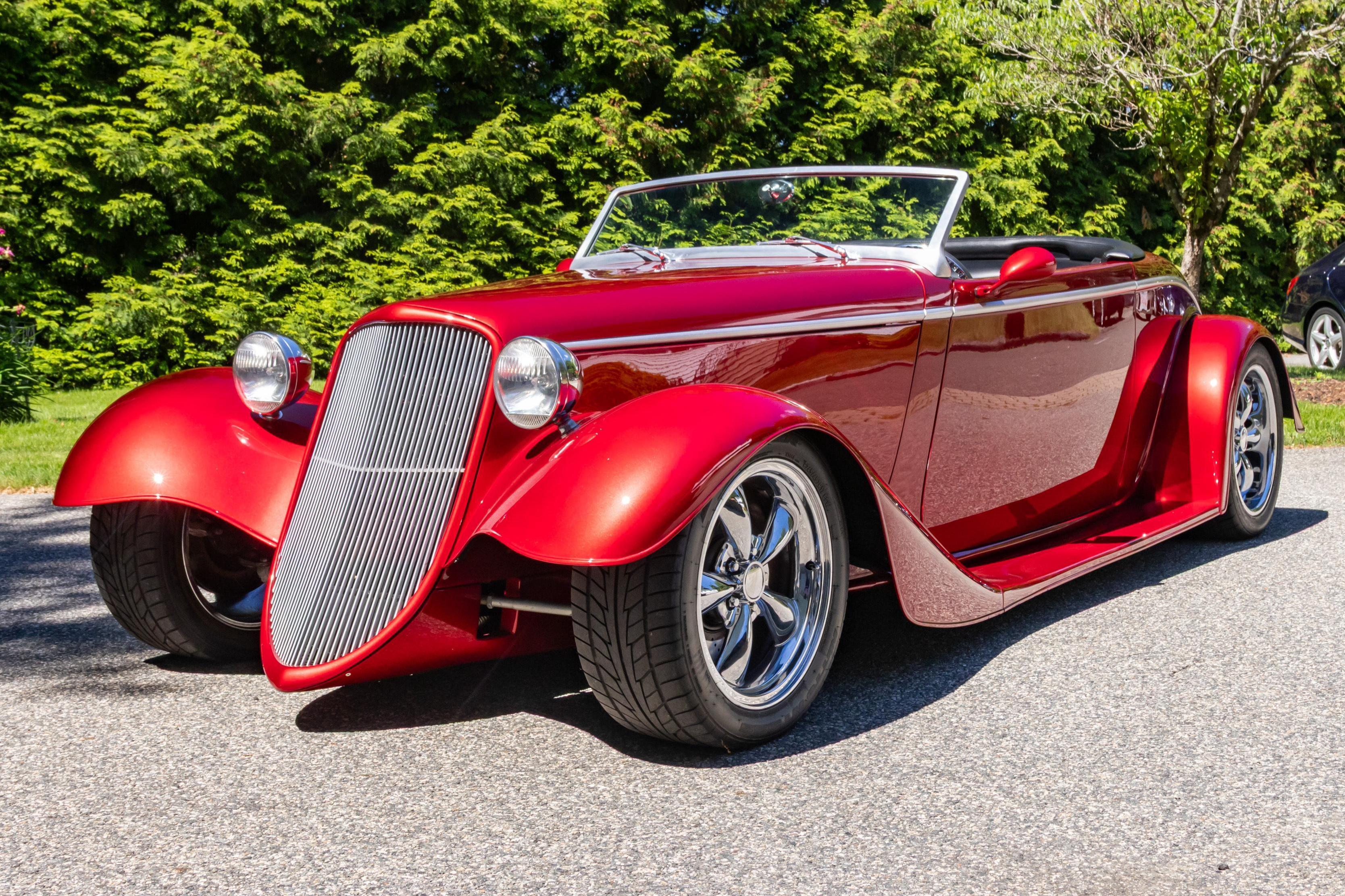 1933 Ford Model 40 sold at auction for $18,500