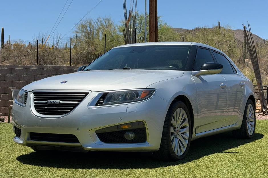 2011 Saab 9-5 sold at auction for $5,600