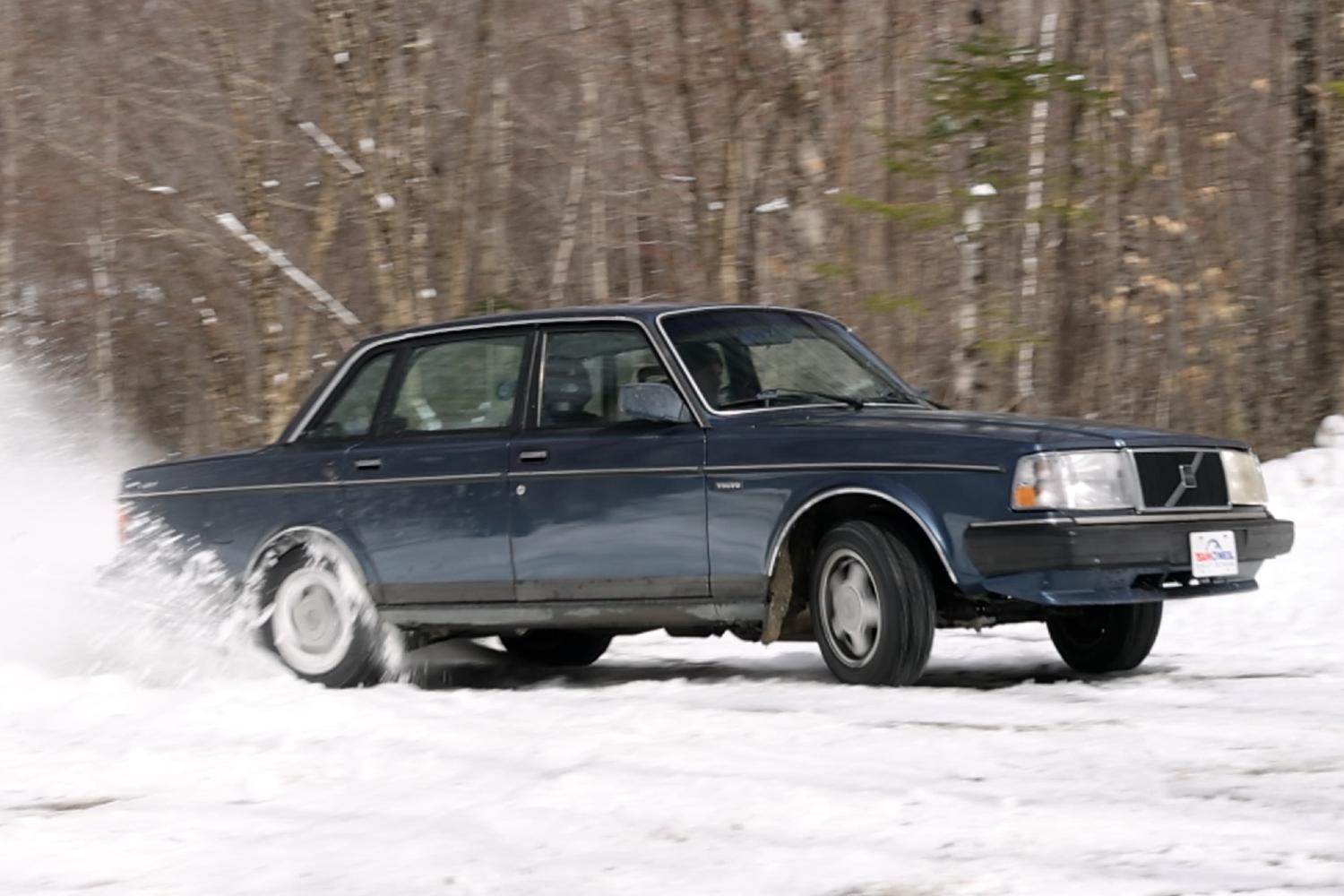 1988 Volvo 240 Series sold at auction for $2,925