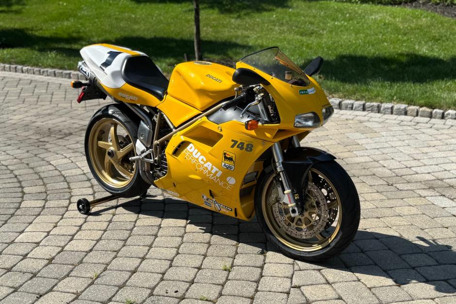 2000 Ducati 748 sold at auction for $7,700