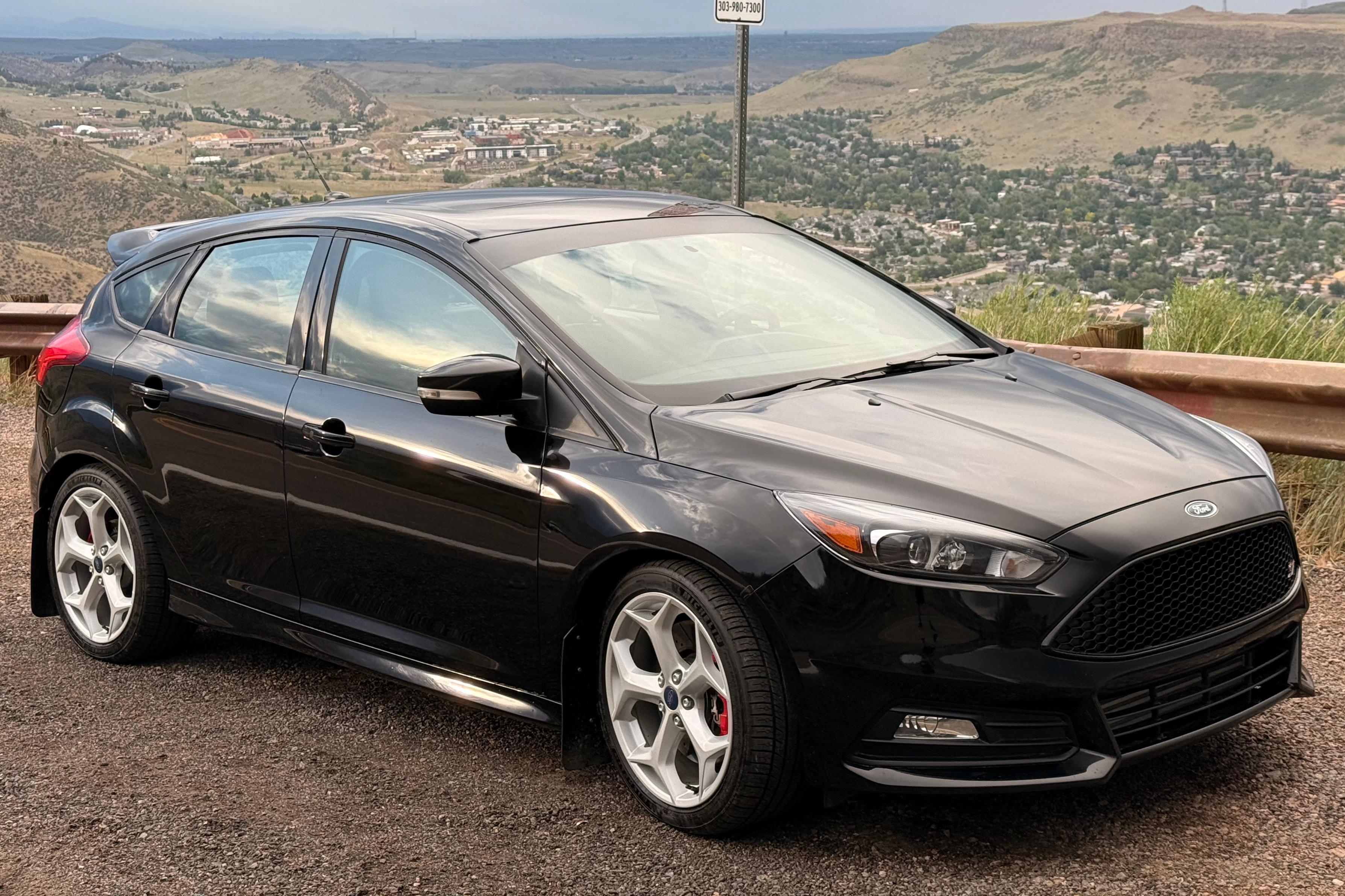 2017 Ford Focus sold at auction for $17,250