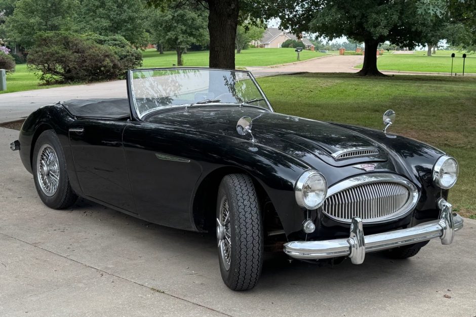 1962 Austin-Healey 3000 sold at auction for $26,500