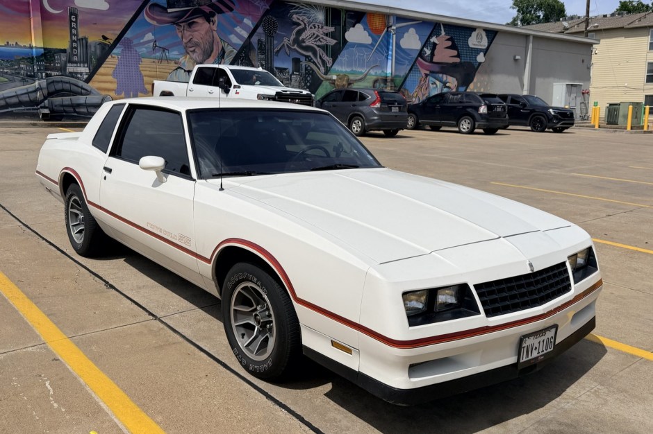 1985 Chevrolet Monte Carlo sold at auction for $18,500