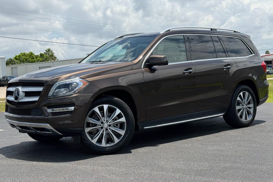 2015 Mercedes-Benz GL-Class sold at auction for $12,500