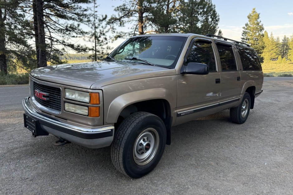 1996 GMC Suburban sold at auction for $16,750
