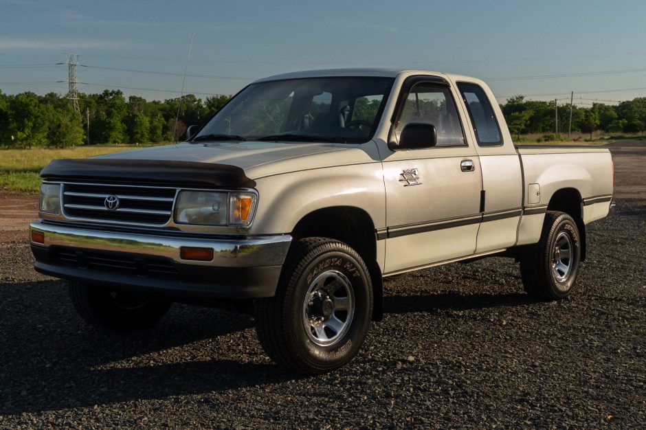 1995 Toyota T100 sold at auction for $16,500