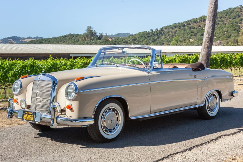 1960 Mercedes-Benz Ponton sold at auction for $82,000