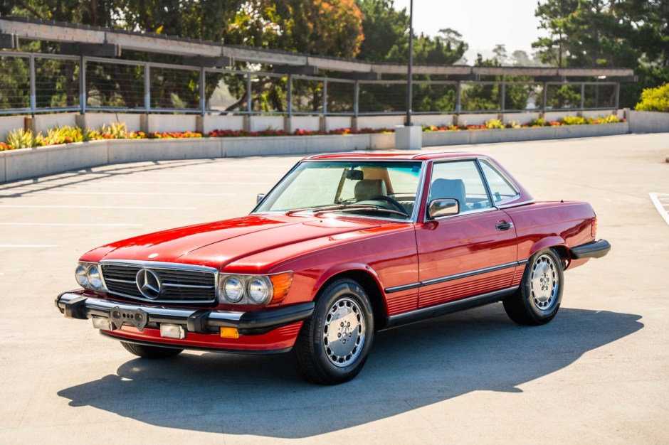 1988 Mercedes-Benz 560 sold at auction for $17,600