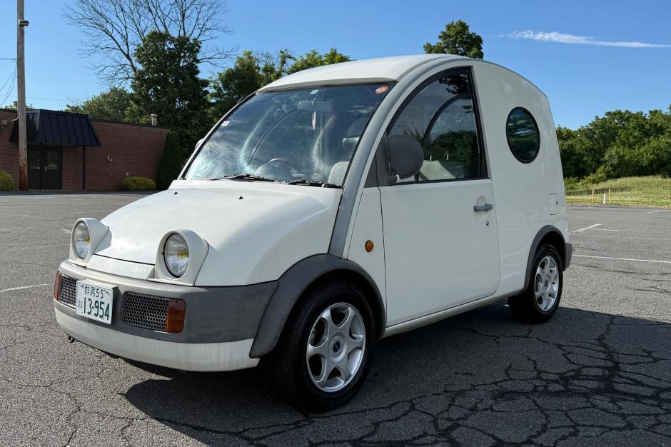 1990 Nissan S-Cargo sold at auction for $7,500