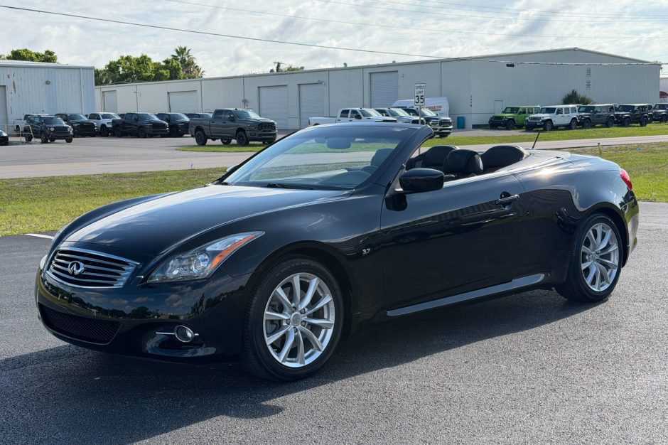 2014 Infiniti Q sold at auction for $14,250