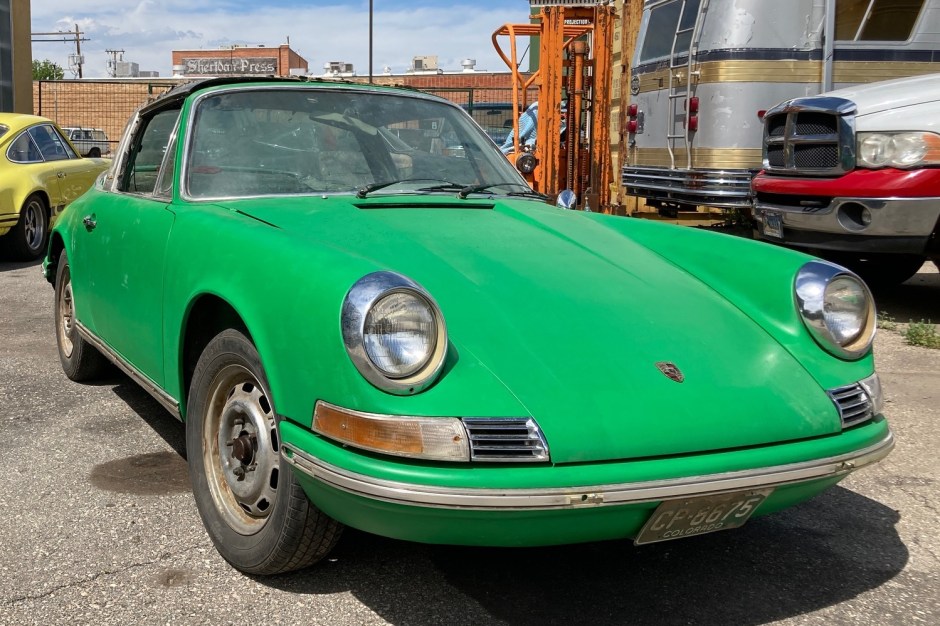 1970 Porsche 911 sold at auction for $22,800