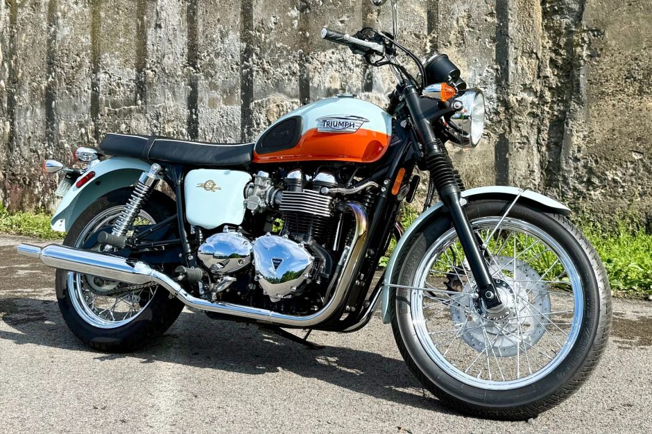 2009 Triumph Bonneville sold at auction for $11,250