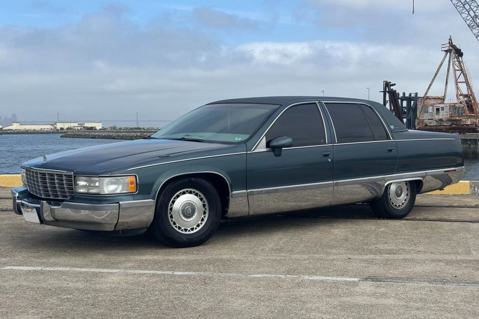 1994 Cadillac Fleetwood Brougham sold at auction for $3,100