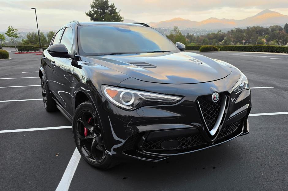2018 Alfa Romeo Stelvio sold at auction for $29,000