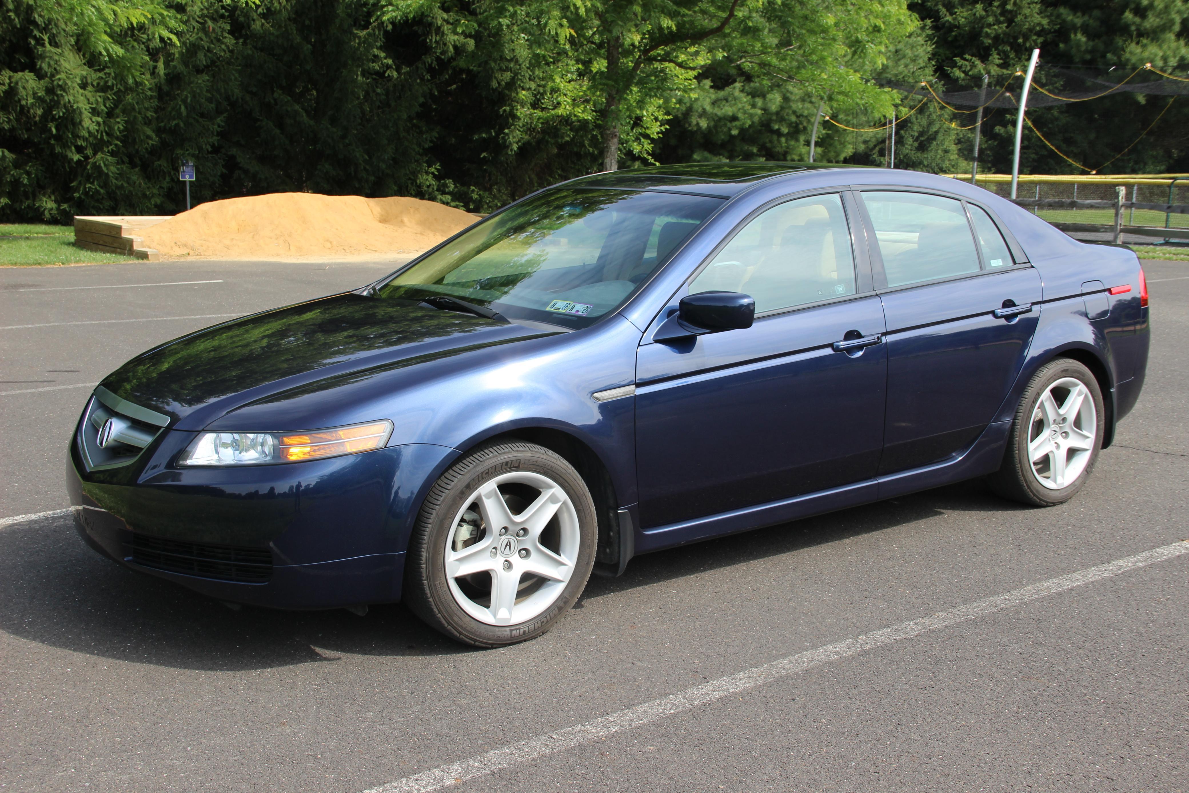 2005 Acura TL sold at auction for $12,750