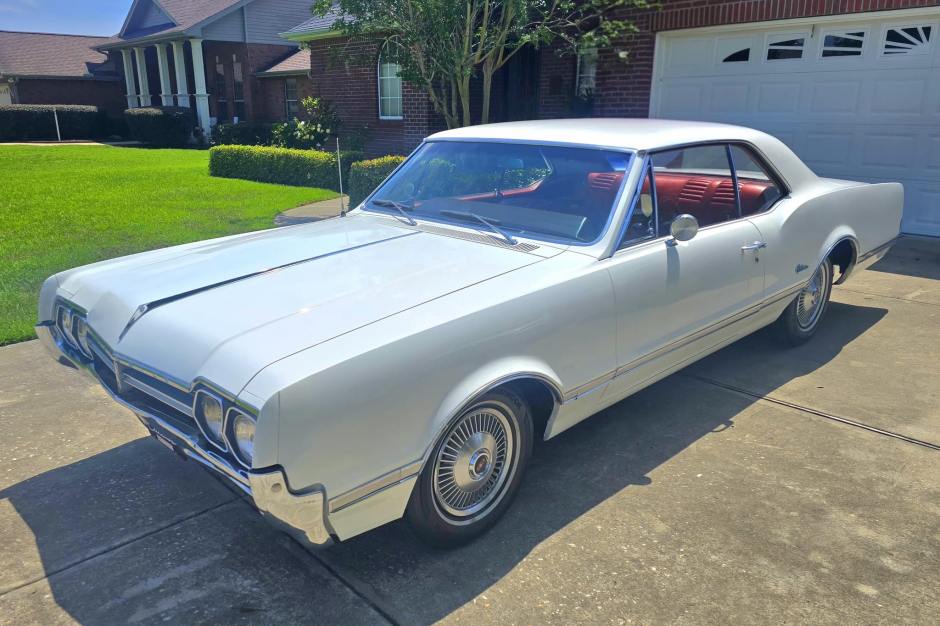 1966 Oldsmobile Cutlass sold at auction for $11,251