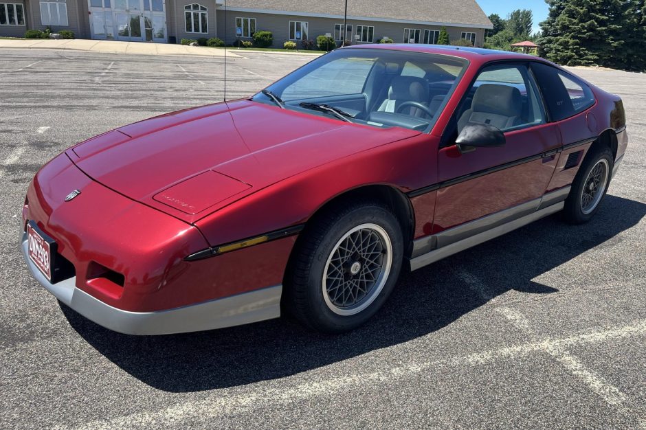 1987 Pontiac Fiero sold at auction for $8,700