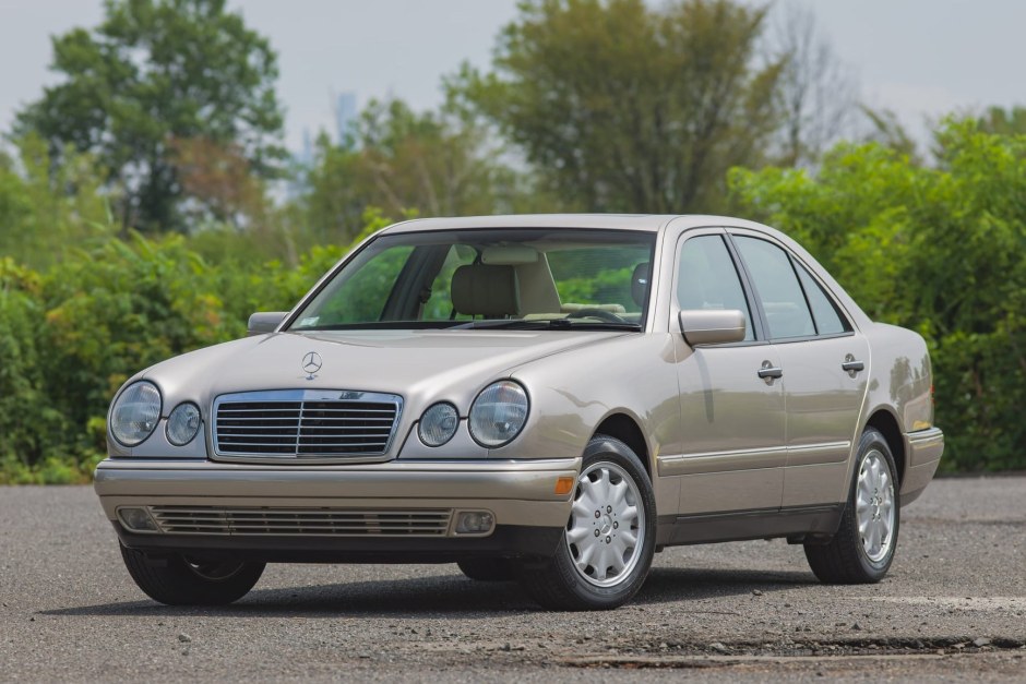 1998 Mercedes-Benz E-Class sold at auction for $22,000
