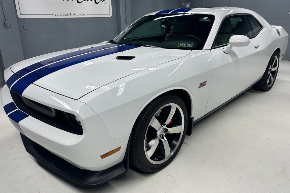 2011 Dodge Challenger sold at auction for $32,250