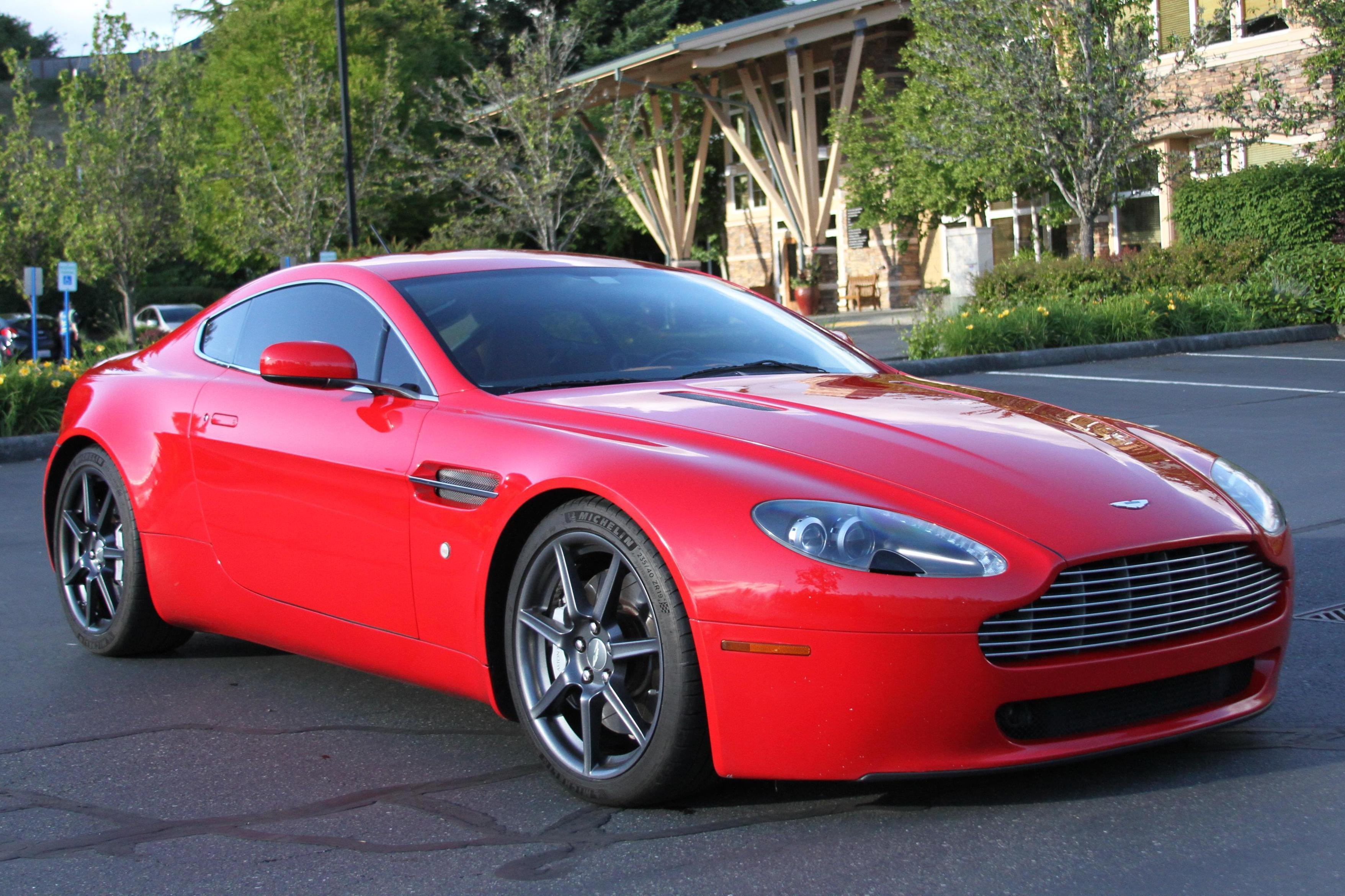 2007 Aston Martin Vantage sold at auction for $31,555