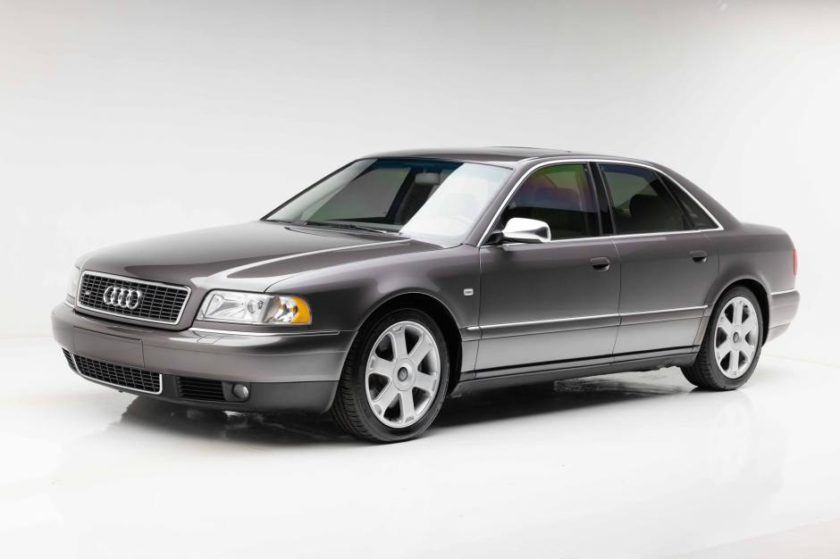 2001 Audi S8 sold at auction for $28,800