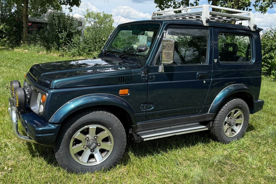1997 Suzuki Jimny sold at auction for $13,390