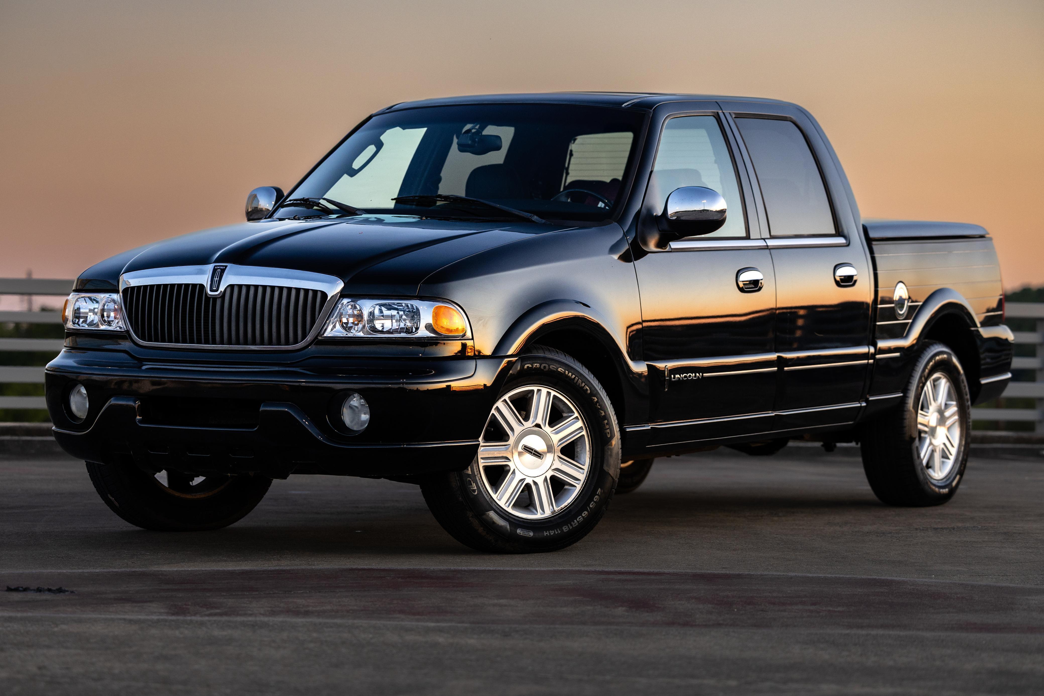 2002 Lincoln Blackwood sold at auction for $6,767