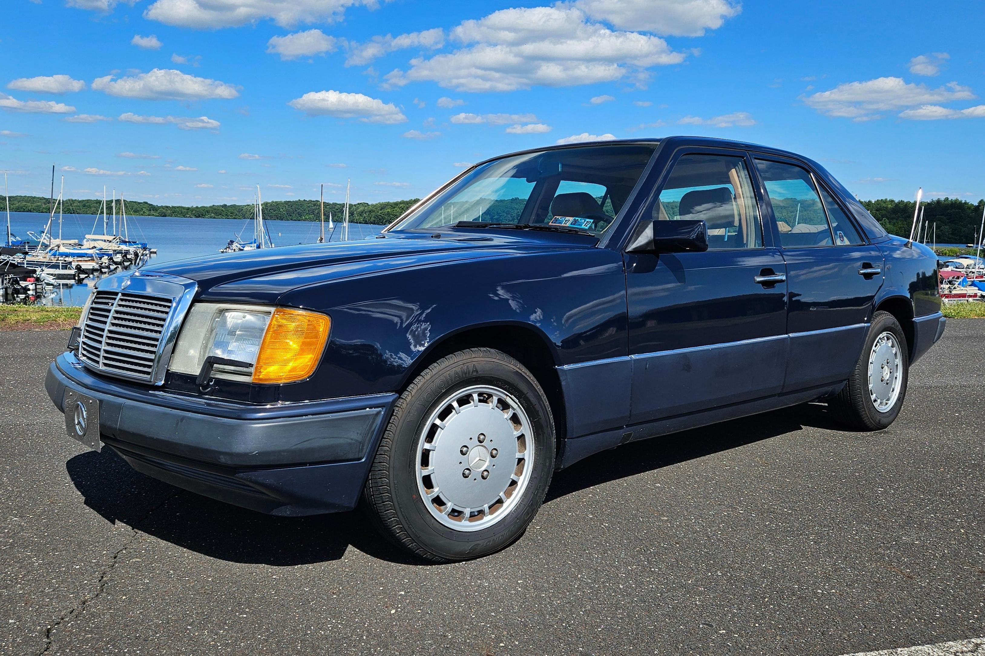 1992 Mercedes-Benz E-Class sold at auction for $7,000