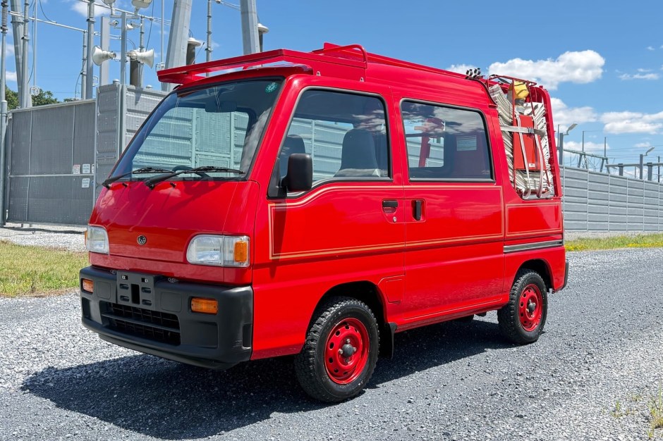 1997 Subaru Sambar sold at auction for $13,000