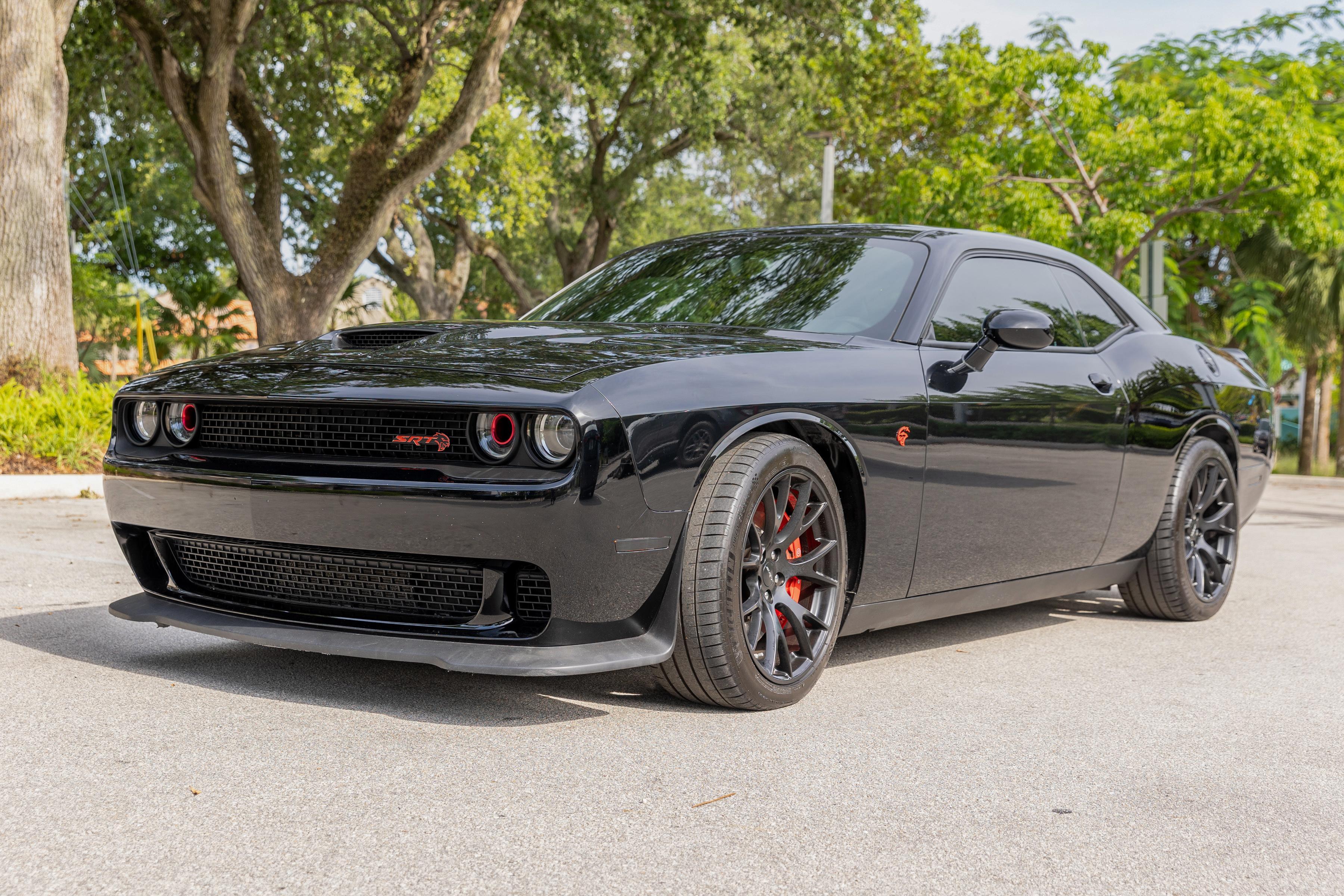 2015 Dodge Challenger sold at auction for $38,000