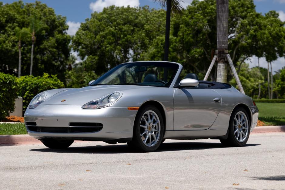 1999 Porsche 996 sold at auction for $29,900