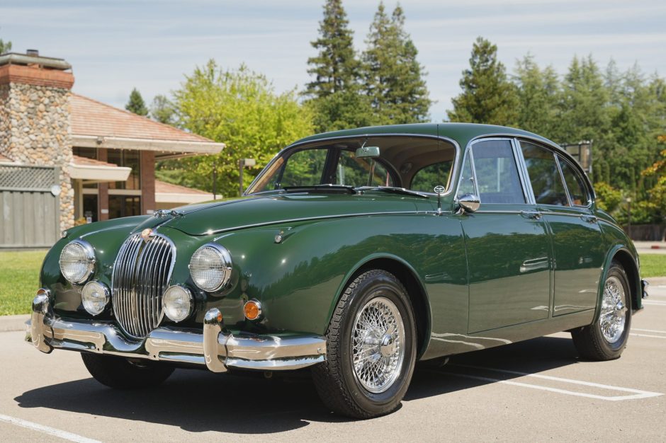 1962 Jaguar Mk II sold at auction for $53,000