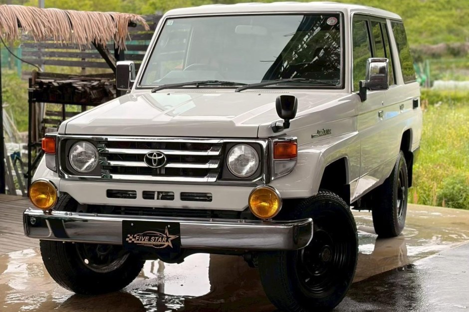2001 Toyota Land Cruiser 70 Series sold at auction for $8,300