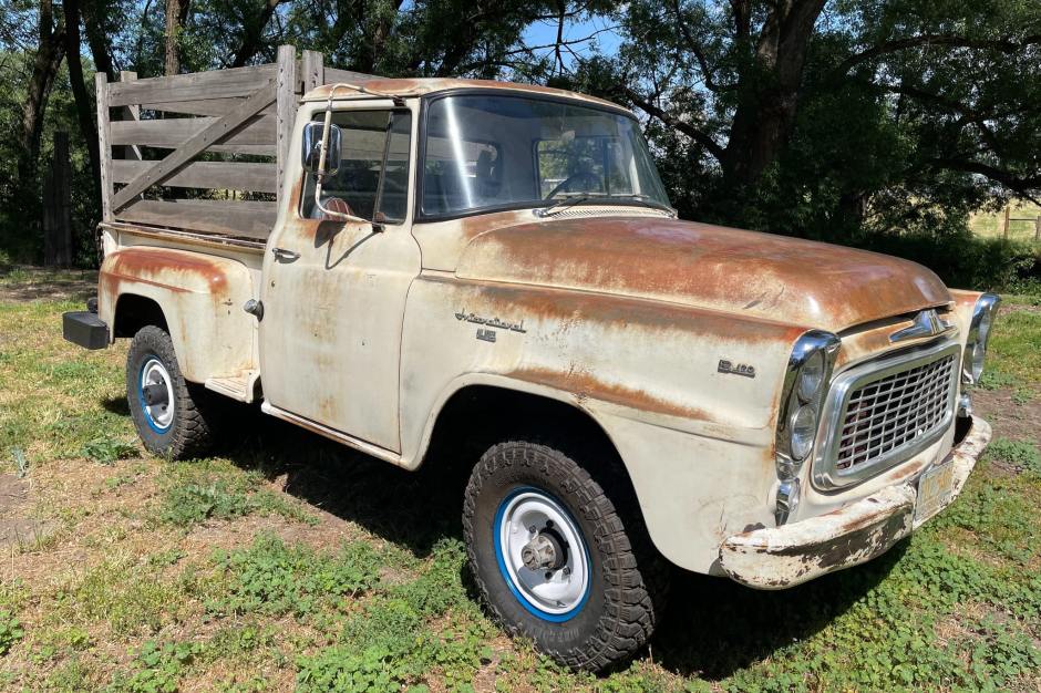 1960 International Harvester Pickup sold at auction for $13,000