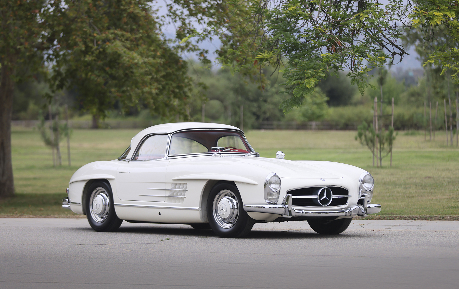 1961 Mercedes-Benz 300SL sold at auction for $1,985,000