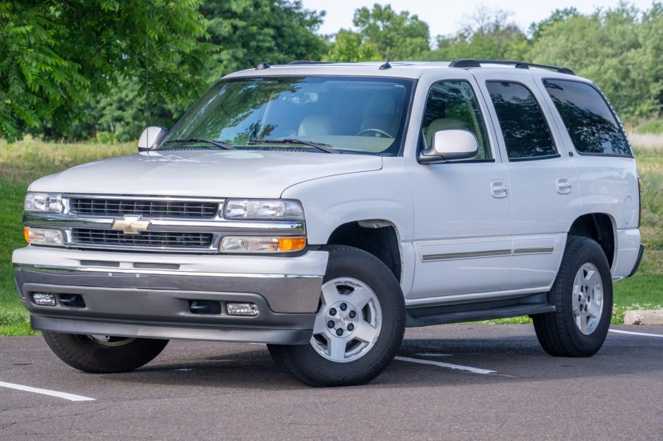 2005 Chevrolet Tahoe sold at auction for $17,000