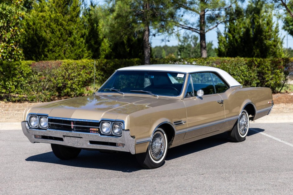 1966 Oldsmobile 442 sold at auction for $35,000