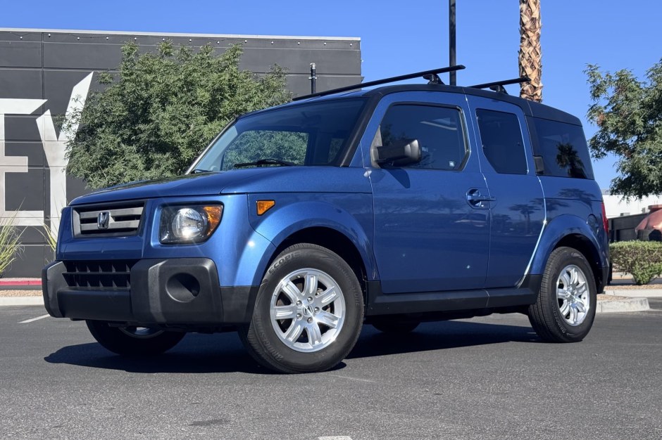 2007 Honda Element sold at auction for $9,601