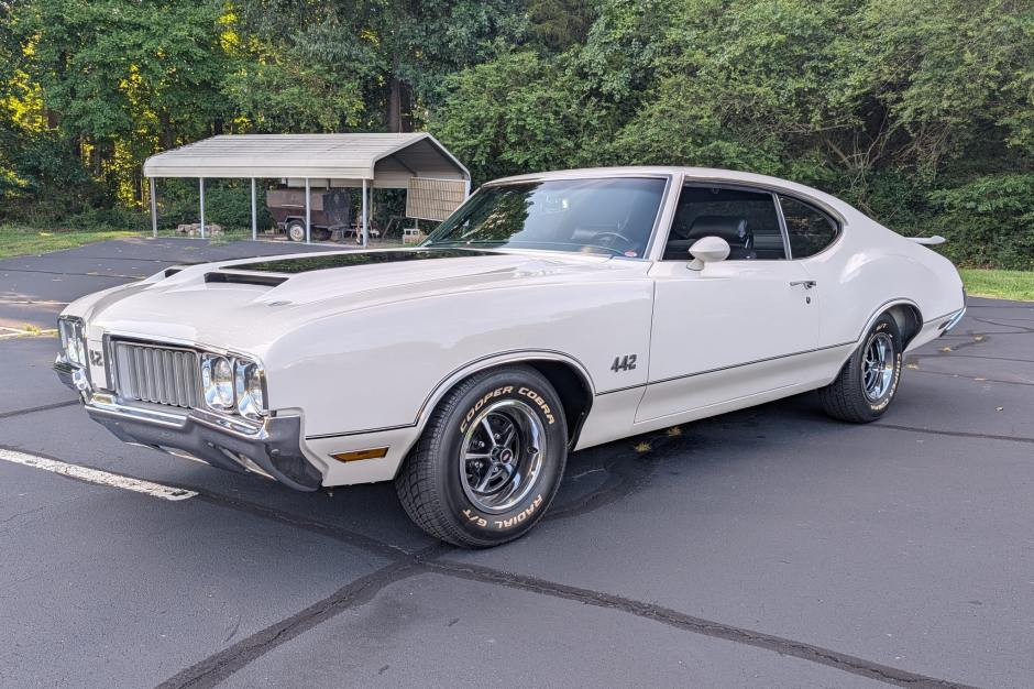 1970 Oldsmobile 442 sold at auction for $52,500