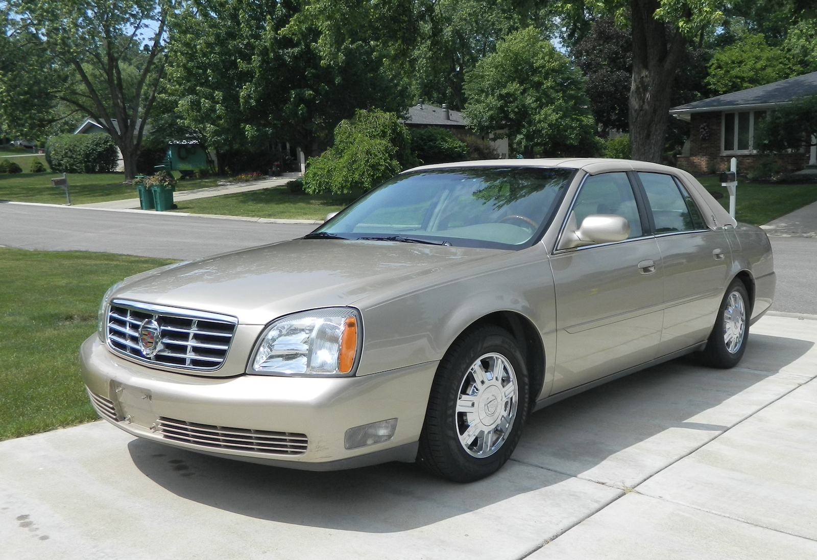2005 Cadillac DeVille sold at auction for $5,789