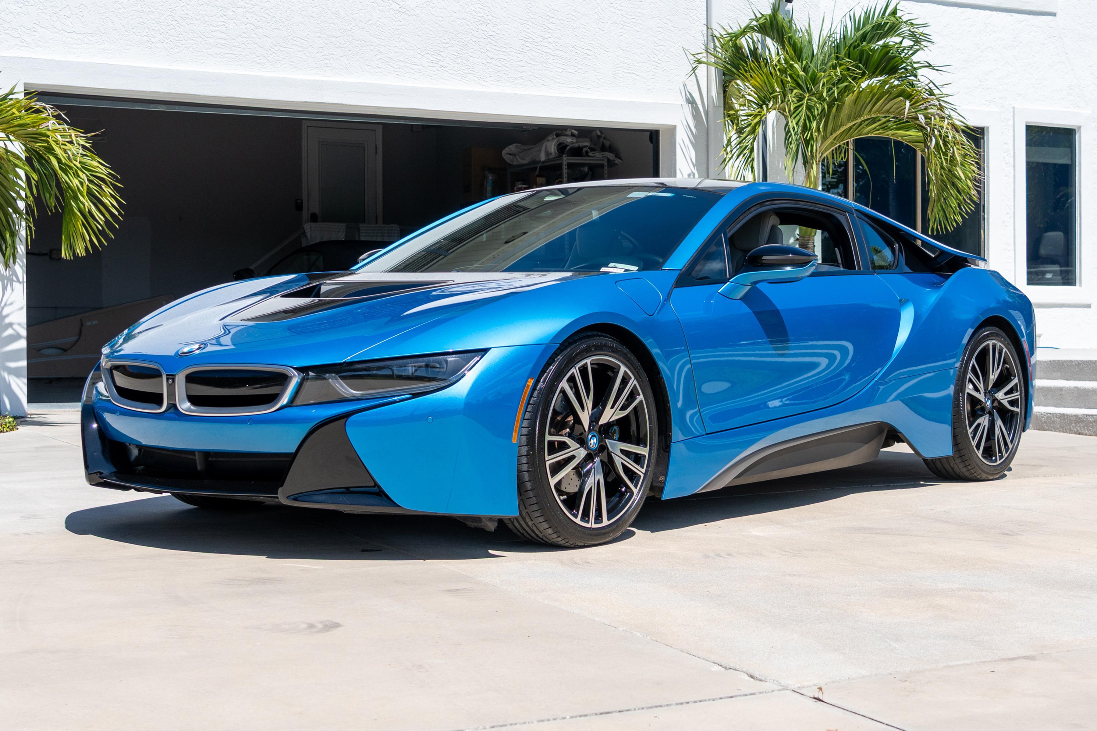 2015 BMW i8 sold at auction for $45,000