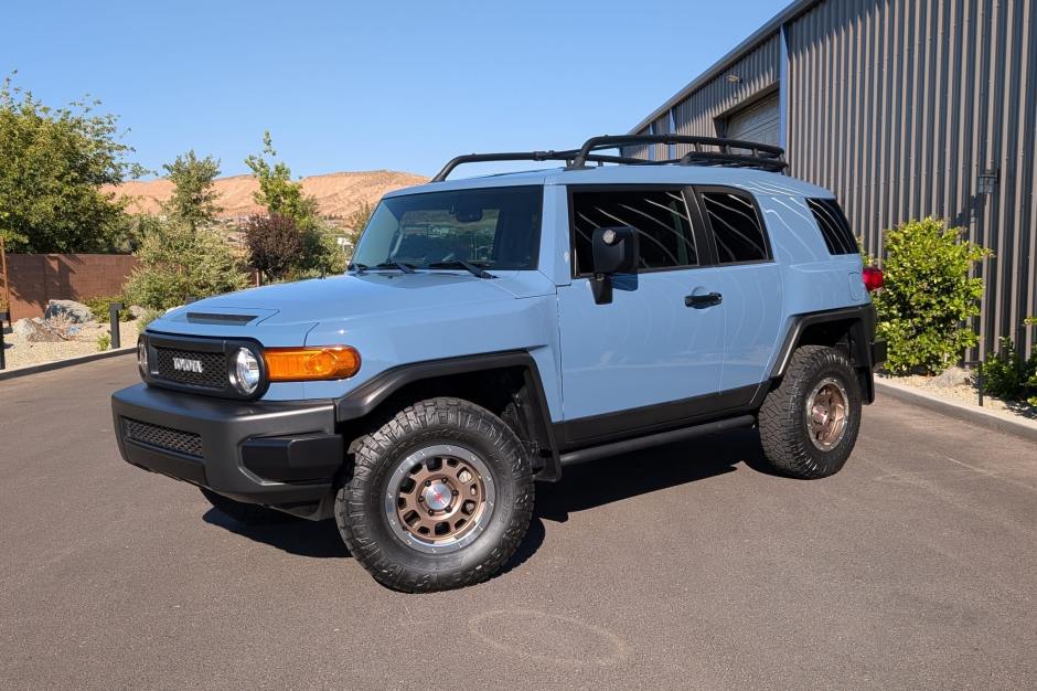 2014 Toyota FJ Cruiser sold at auction for $63,000