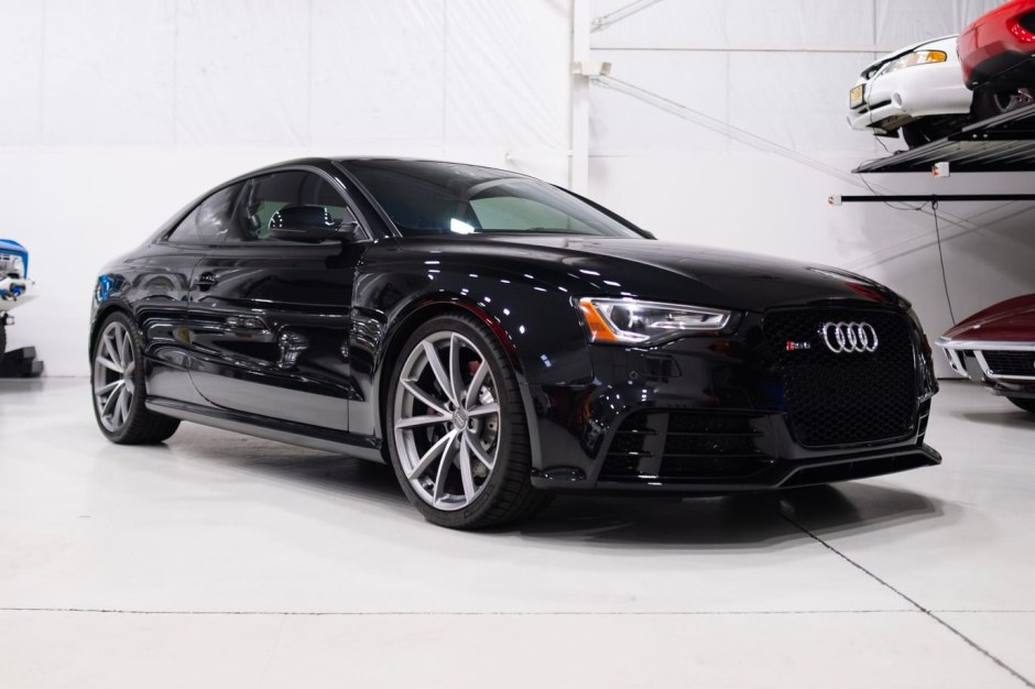 2013 Audi RS5 sold at auction for $37,750