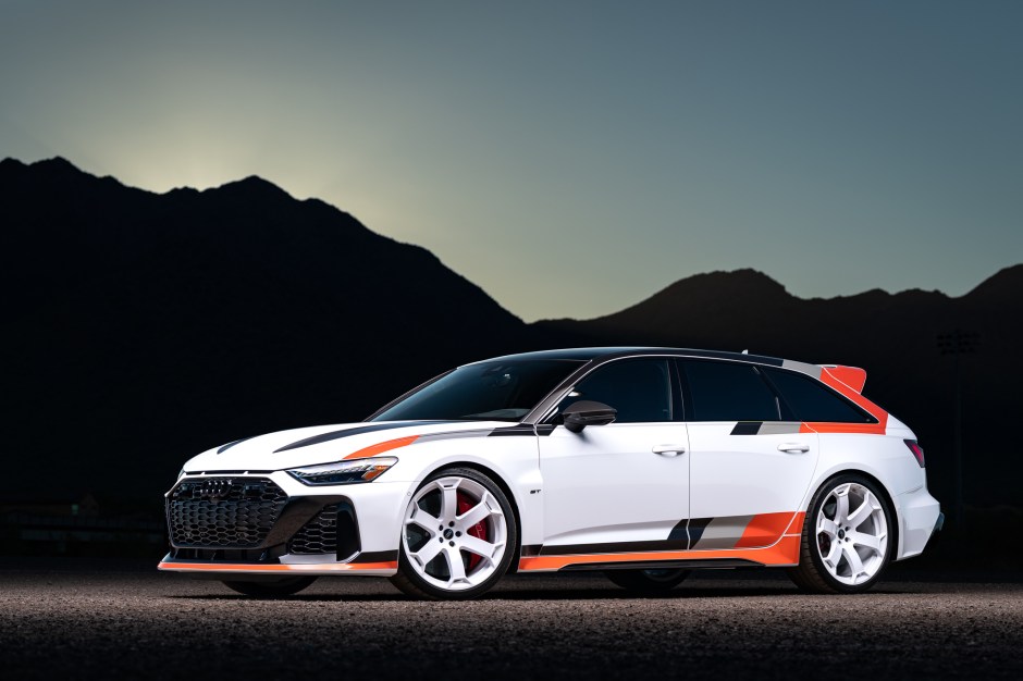 2025 Audi RS6 Avant sold at auction for $211,000