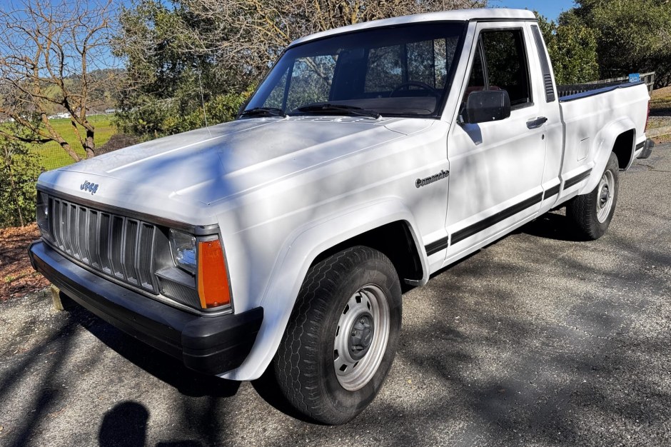 1988 Jeep Comanche sold at auction for $5,100