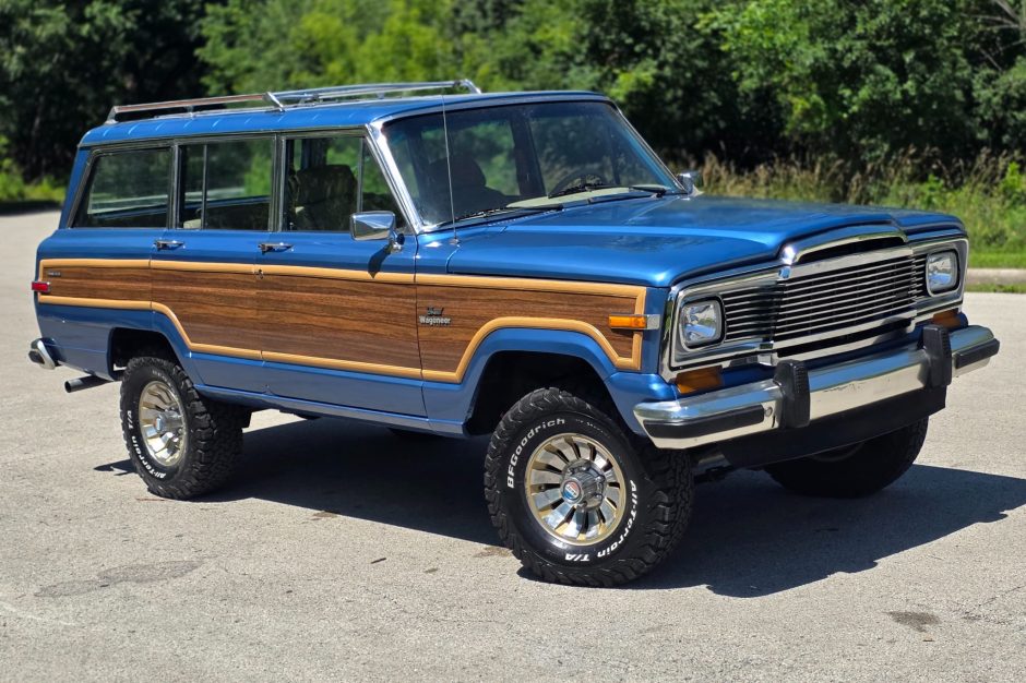 1985 Jeep Wagoneer/Grand Wagoneer (1963–1991) sold at auction for $52,000