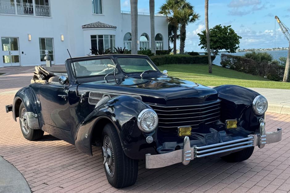 1969 Cord 810/812 sold at auction for $9,000